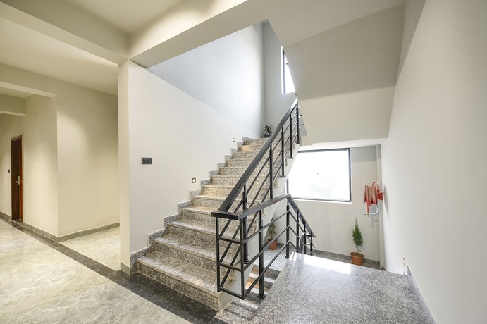 Imagen de los interiores del Hotel Fabhotel Naina Residency. Foto 14