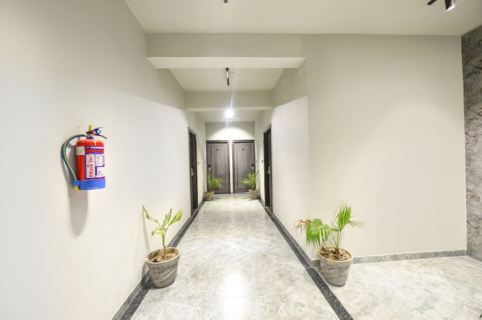 Imagen de los interiores del Hotel Fabhotel Naina Residency. Foto 15