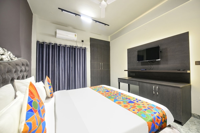 Imagen de la habitación del Hotel Fabhotel Naina Residency. Foto 8