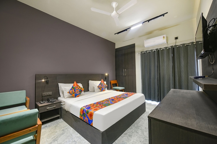 Imagen de la habitación del Hotel Fabhotel Naina Residency. Foto 10