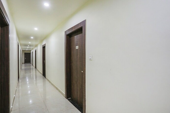 Imagen general del Hotel Fabhotel Naman. Foto 17