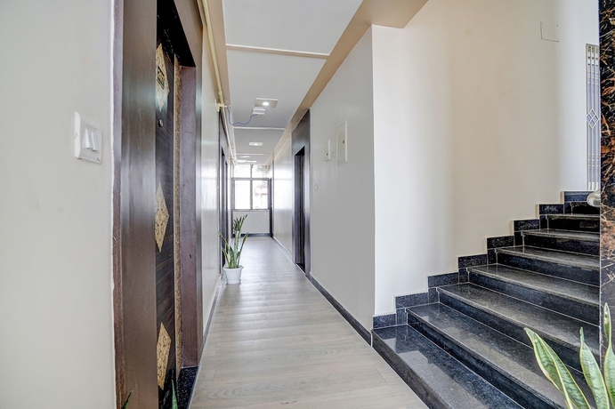 Imagen de los interiores del Hotel Fabhotel Nandini Grand. Foto 10