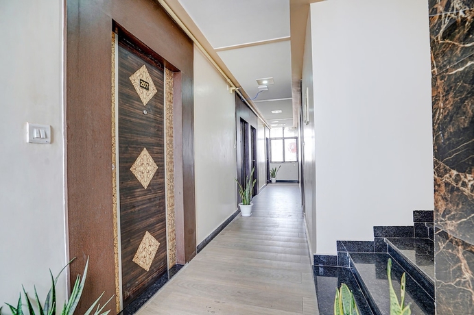 Imagen de los interiores del Hotel Fabhotel Nandini Grand. Foto 13