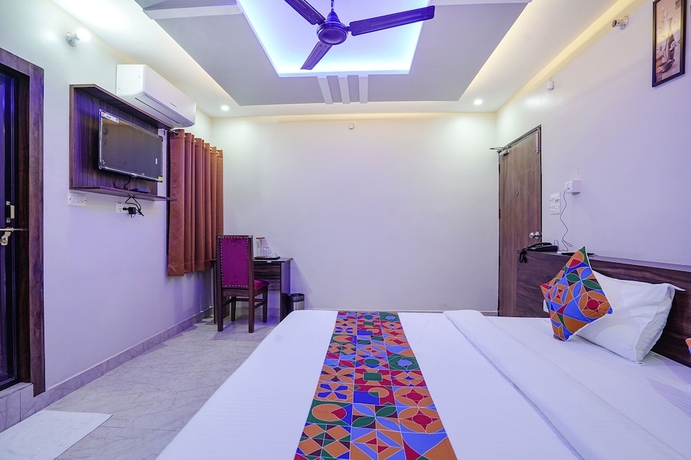 Imagen de la habitación del Hotel Fabhotel Nandini Grand. Foto 7