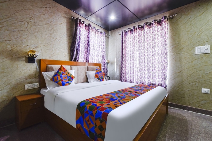 Imagen de la habitación del Hotel Fabhotel Neilkanth. Foto 13