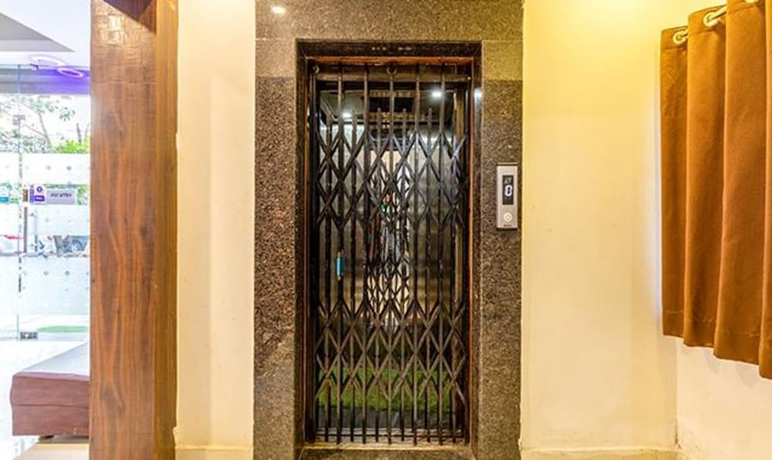 Imagen de los interiores del Hotel Fabhotel Ocean Pearl. Foto 12