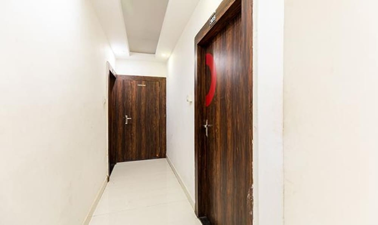 Imagen de los interiores del Hotel Fabhotel Ocean Pearl. Foto 14