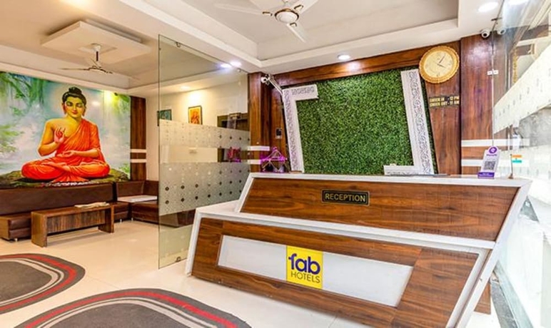 Imagen de los interiores del Hotel Fabhotel Ocean Pearl. Foto 16