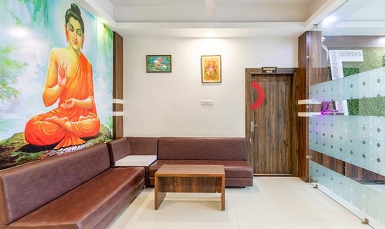 Imagen de los interiores del Hotel Fabhotel Ocean Pearl. Foto 19