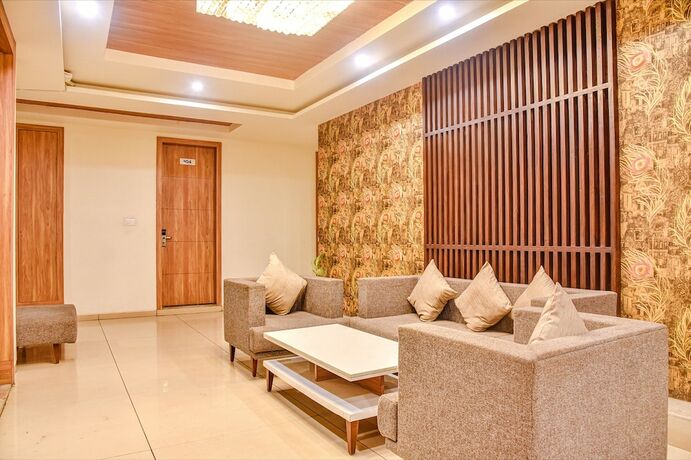 Imagen general del Hotel Fabhotel Om Palace. Foto 11