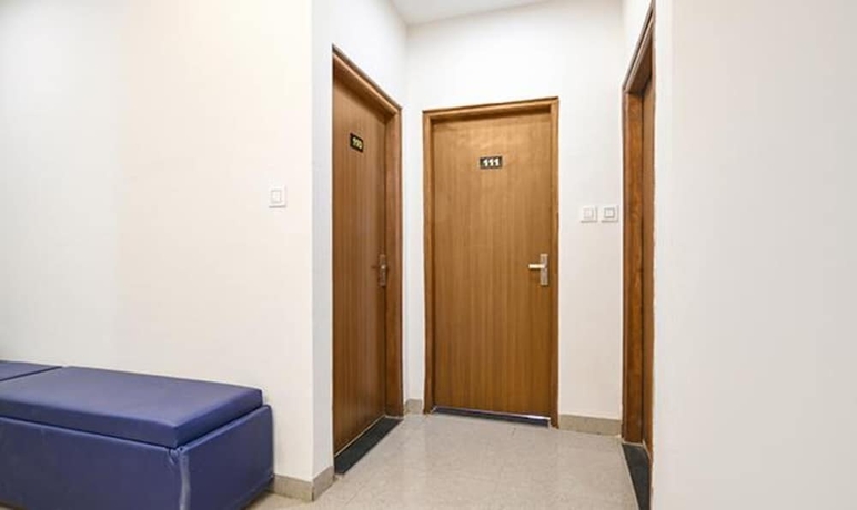 Imagen de los interiores del Hotel Fabhotel One Stay. Foto 12