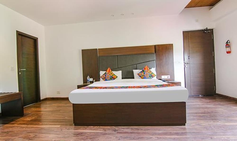 Imagen de la habitación del Hotel Fabhotel Paradise Ville Resort. Foto 2