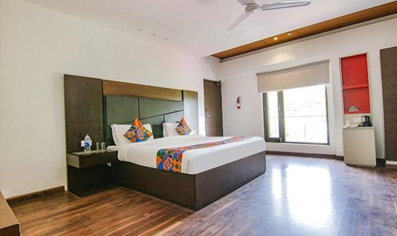 Imagen de la habitación del Hotel Fabhotel Paradise Ville Resort. Foto 12