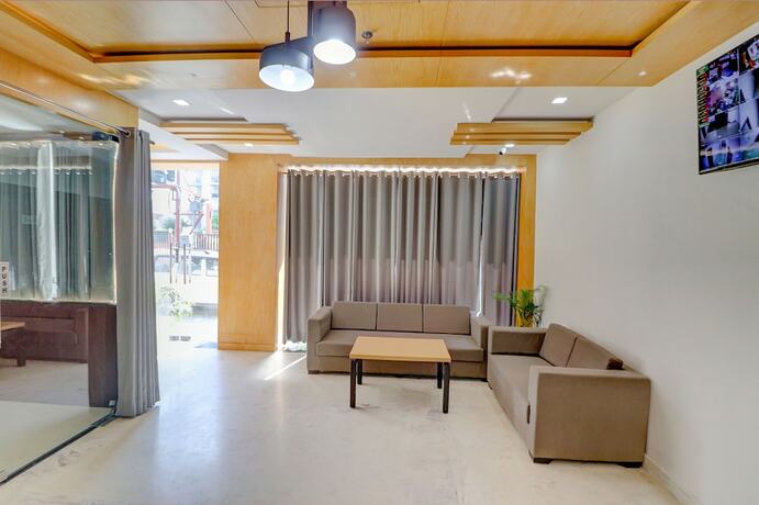 Imagen general del Hotel Fabhotel Premium Kashi. Foto 9