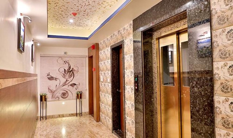Imagen de los interiores del Hotel Fabhotel Prime Candle Wood. Foto 15