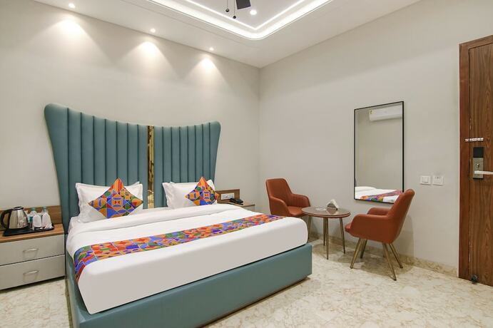 Imagen de la habitación del Hotel Fabhotel Prime Royal Court. Foto 17