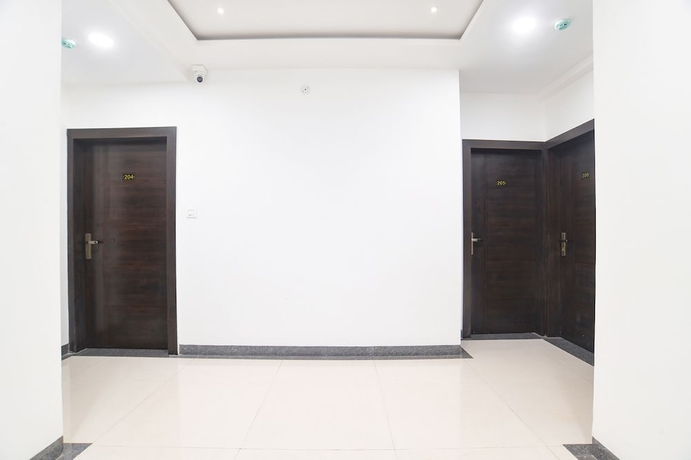 Imagen de los interiores del Hotel Fabhotel Prime The Euro. Foto 8