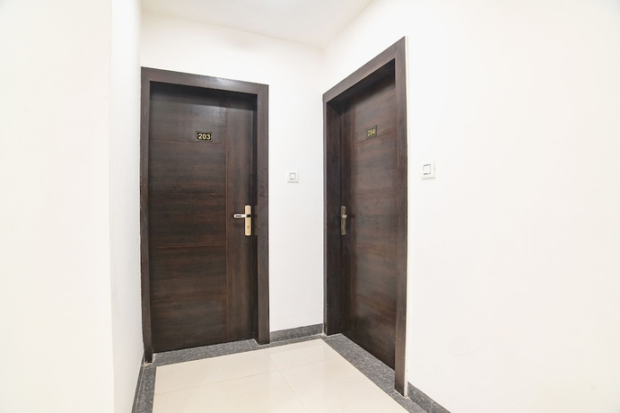 Imagen de los interiores del Hotel Fabhotel Prime The Euro. Foto 12