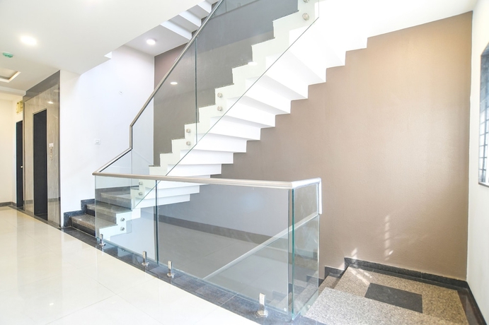 Imagen de los interiores del Hotel Fabhotel Prime The Euro. Foto 13