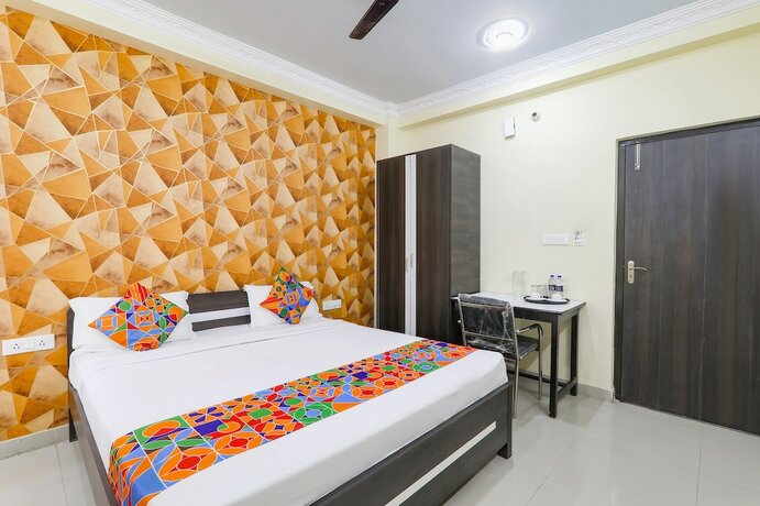 Imagen general del Hotel Fabhotel Radhika Inn. Foto 12