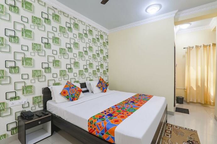 Imagen de la habitación del Hotel Fabhotel Radhika Inn. Foto 19