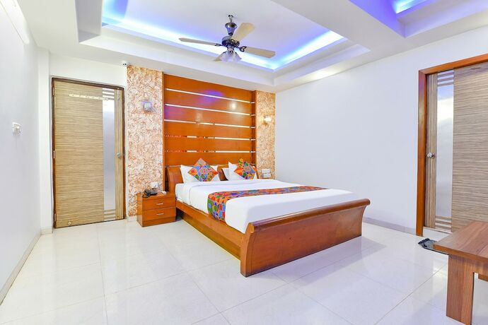 Imagen de la habitación del Hotel Fabhotel Raj Ratna. Foto 17