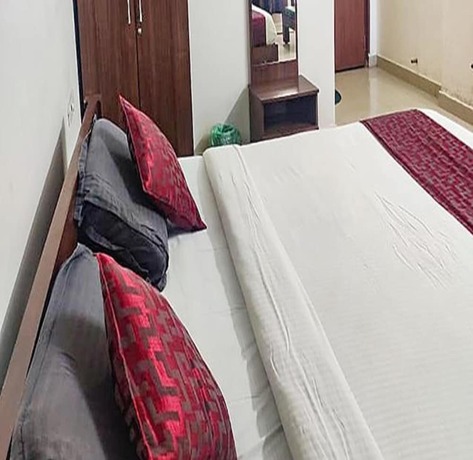 Imagen de la habitación del Hotel Fabhotel Raj Residency. Foto 16