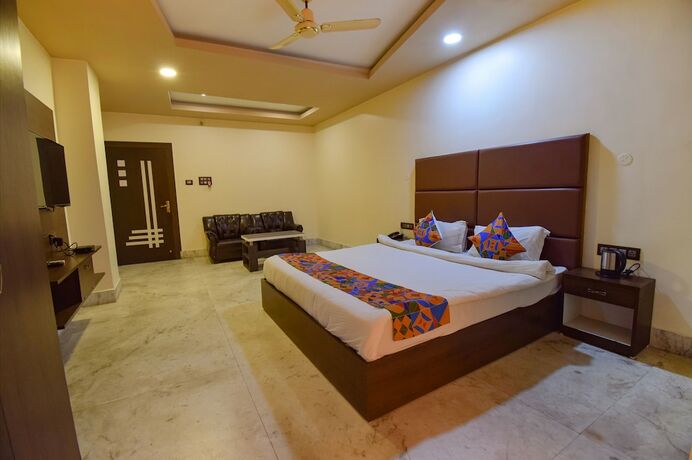 Imagen de la habitación del Hotel Fabhotel Red Rose. Foto 13