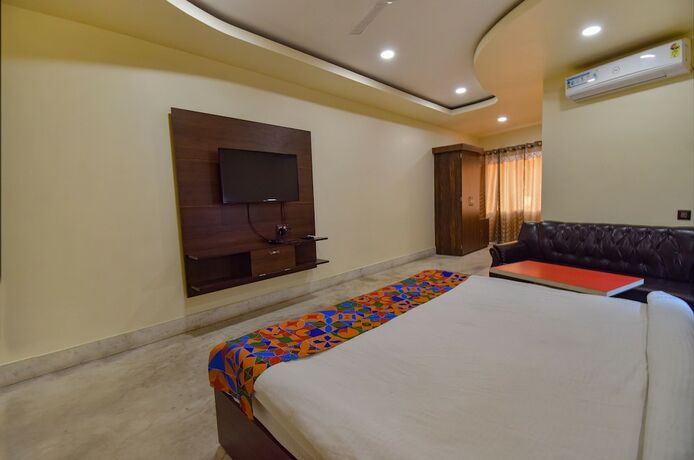 Imagen de la habitación del Hotel Fabhotel Red Rose. Foto 16