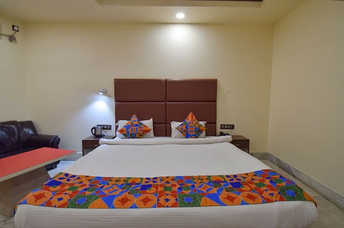 Imagen general del Hotel Fabhotel Red Rose. Foto 2