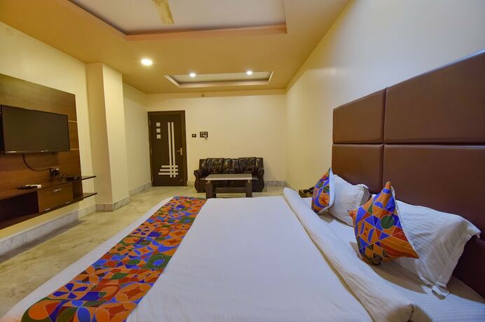 Imagen de la habitación del Hotel Fabhotel Red Rose. Foto 19