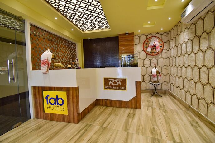 Imagen general del Hotel Fabhotel Red Rose. Foto 4