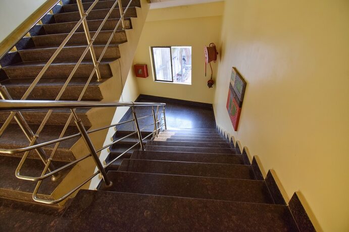 Imagen general del Hotel Fabhotel Red Rose. Foto 7