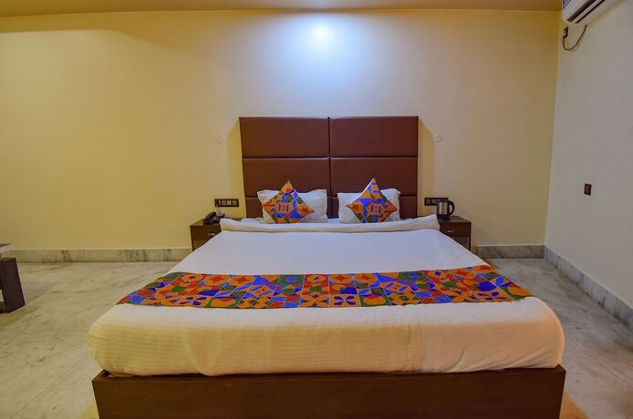 Imagen general del Hotel Fabhotel Red Rose. Foto 8