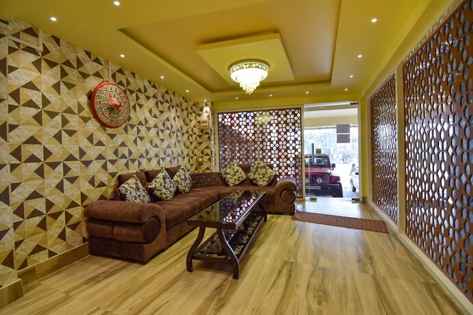 Imagen general del Hotel Fabhotel Red Rose. Foto 11