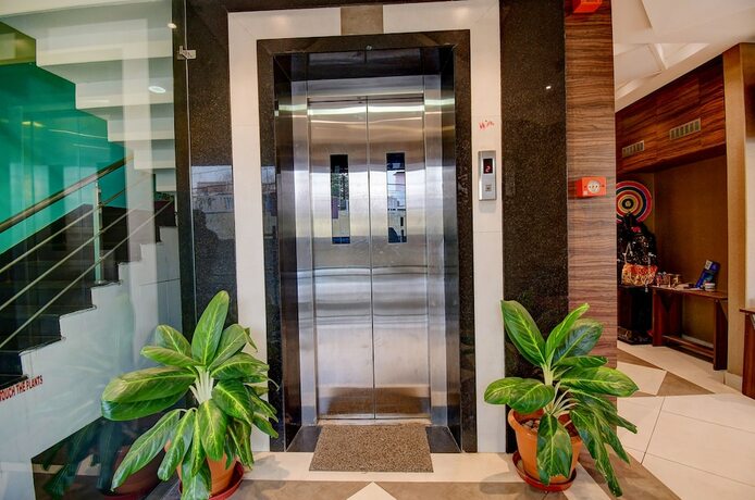 Imagen general del Hotel Fabhotel Royal Crystal. Foto 10