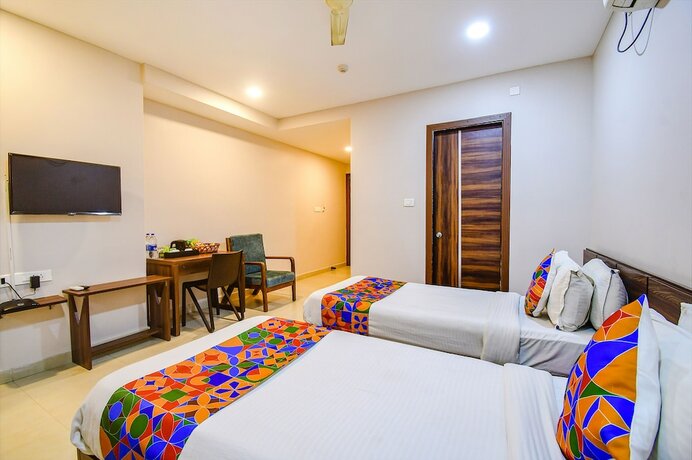 Imagen general del Hotel Fabhotel Royal Crystal. Foto 15