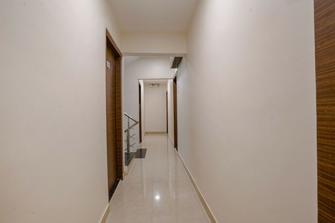 Imagen general del Hotel Fabhotel Royal Inn Ns. Foto 1