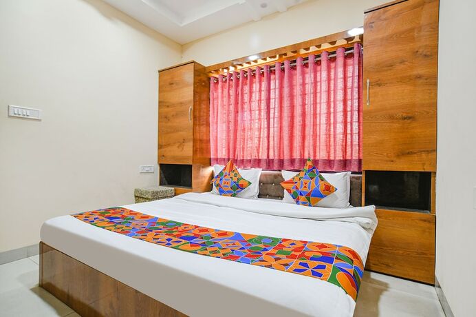 Imagen de la habitación del Hotel Fabhotel Royal Palace. Foto 18
