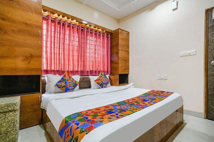 Imagen de la habitación del Hotel Fabhotel Royal Palace. Foto 20