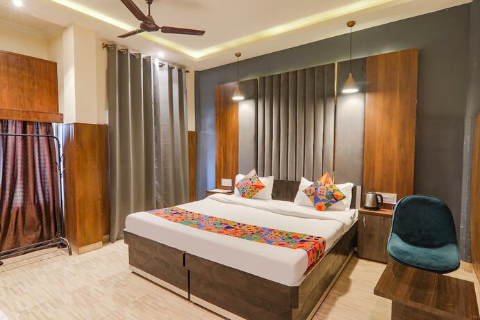 Imagen de la habitación del Hotel Fabhotel Royal Palm Inn. Foto 18