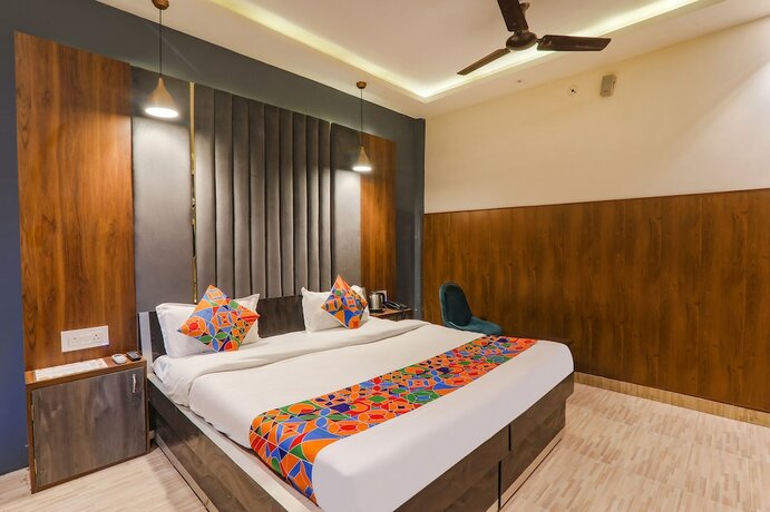 Imagen de la habitación del Hotel Fabhotel Royal Palm Inn. Foto 19
