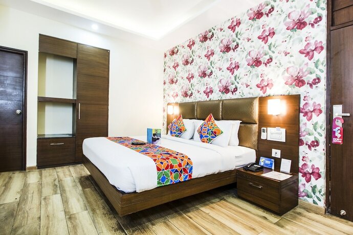 Imagen de la habitación del Hotel Fabhotel Royal Plaza. Foto 18