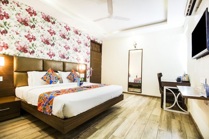 Imagen de la habitación del Hotel Fabhotel Royal Plaza. Foto 20