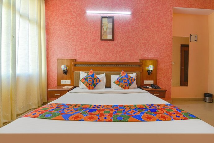 Imagen de la habitación del Hotel Fabhotel Royal Residency. Foto 18