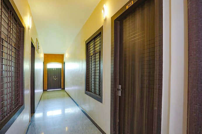 Imagen general del Hotel Fabhotel Royal Stay Inn. Foto 10