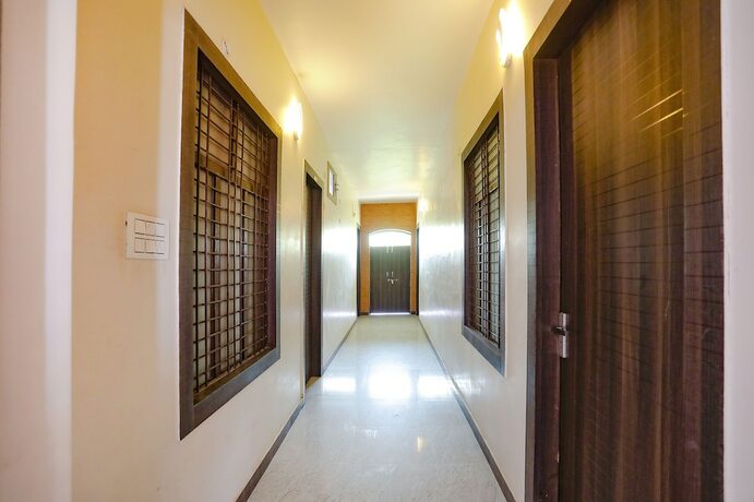 Imagen general del Hotel Fabhotel Royal Stay Inn. Foto 11