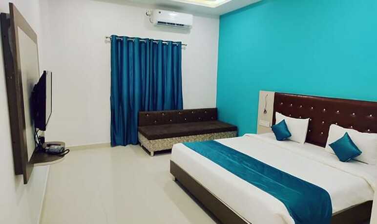 Imagen de la habitación del Hotel Fabhotel Rudra Palace. Foto 8