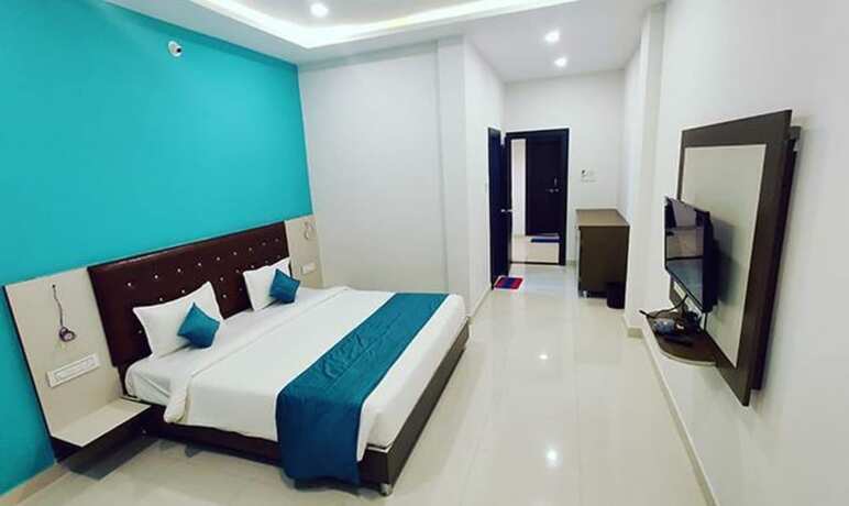 Imagen de la habitación del Hotel Fabhotel Rudra Palace. Foto 11