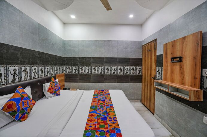 Imagen general del Hotel Fabhotel Rv Palace. Foto 17